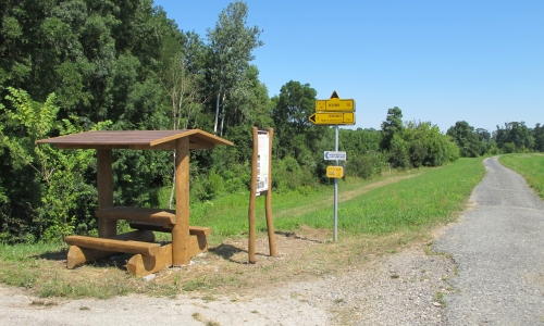 Výroba a instalace odpočívek a informačních tabulí na soutoku řek Moravy a Dyje